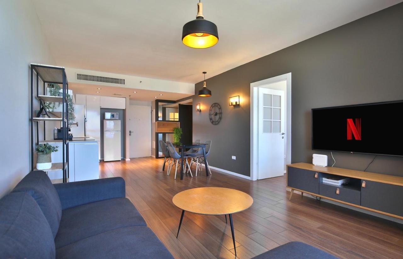 Luxury Suites By Notaly Ariel - Carmel Beach حيفا المظهر الخارجي الصورة