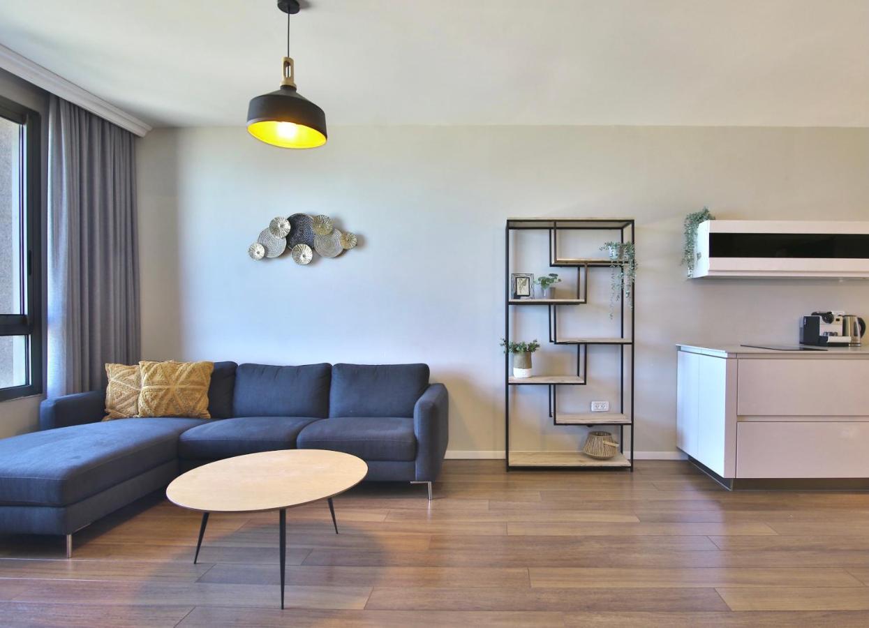 Luxury Suites By Notaly Ariel - Carmel Beach حيفا المظهر الخارجي الصورة