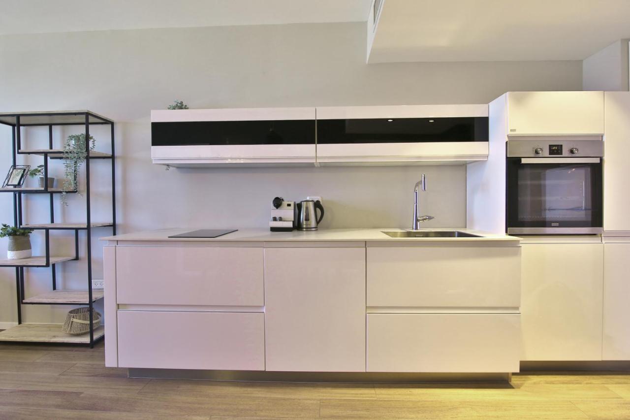 Luxury Suites By Notaly Ariel - Carmel Beach حيفا المظهر الخارجي الصورة