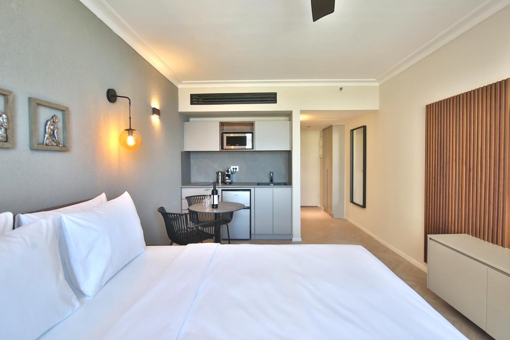 Luxury Suites By Notaly Ariel - Carmel Beach حيفا المظهر الخارجي الصورة