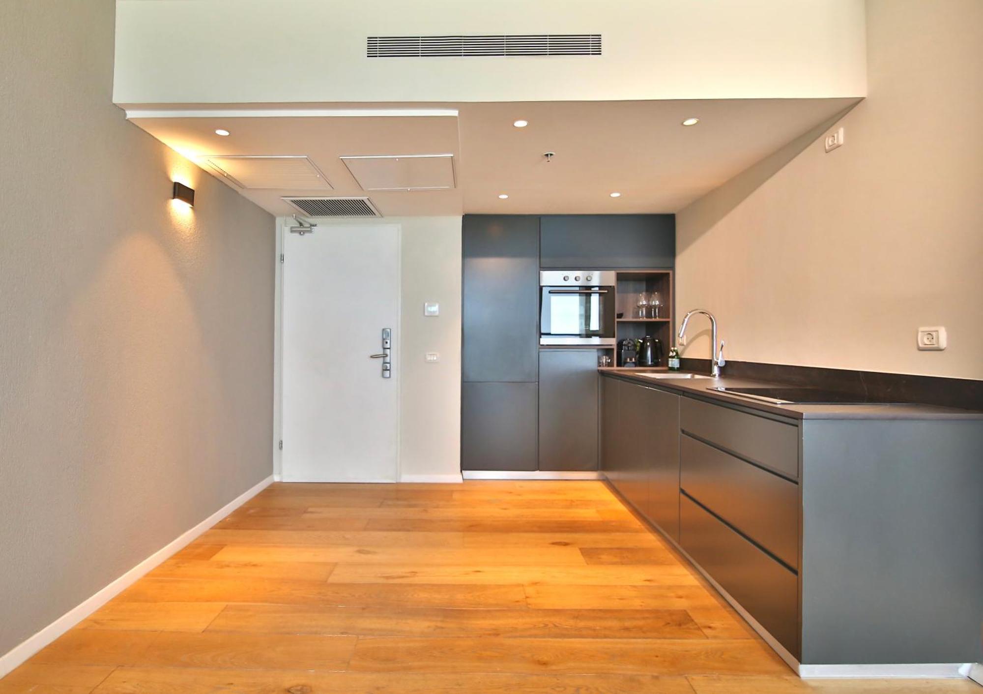 Luxury Suites By Notaly Ariel - Carmel Beach حيفا الغرفة الصورة