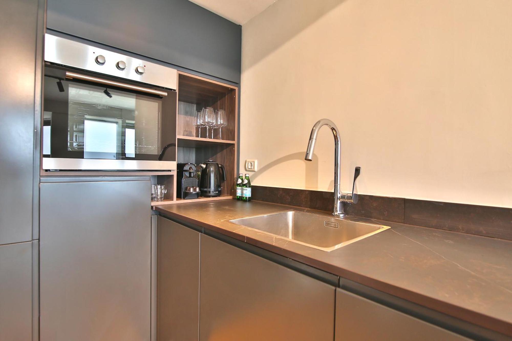 Luxury Suites By Notaly Ariel - Carmel Beach حيفا المظهر الخارجي الصورة